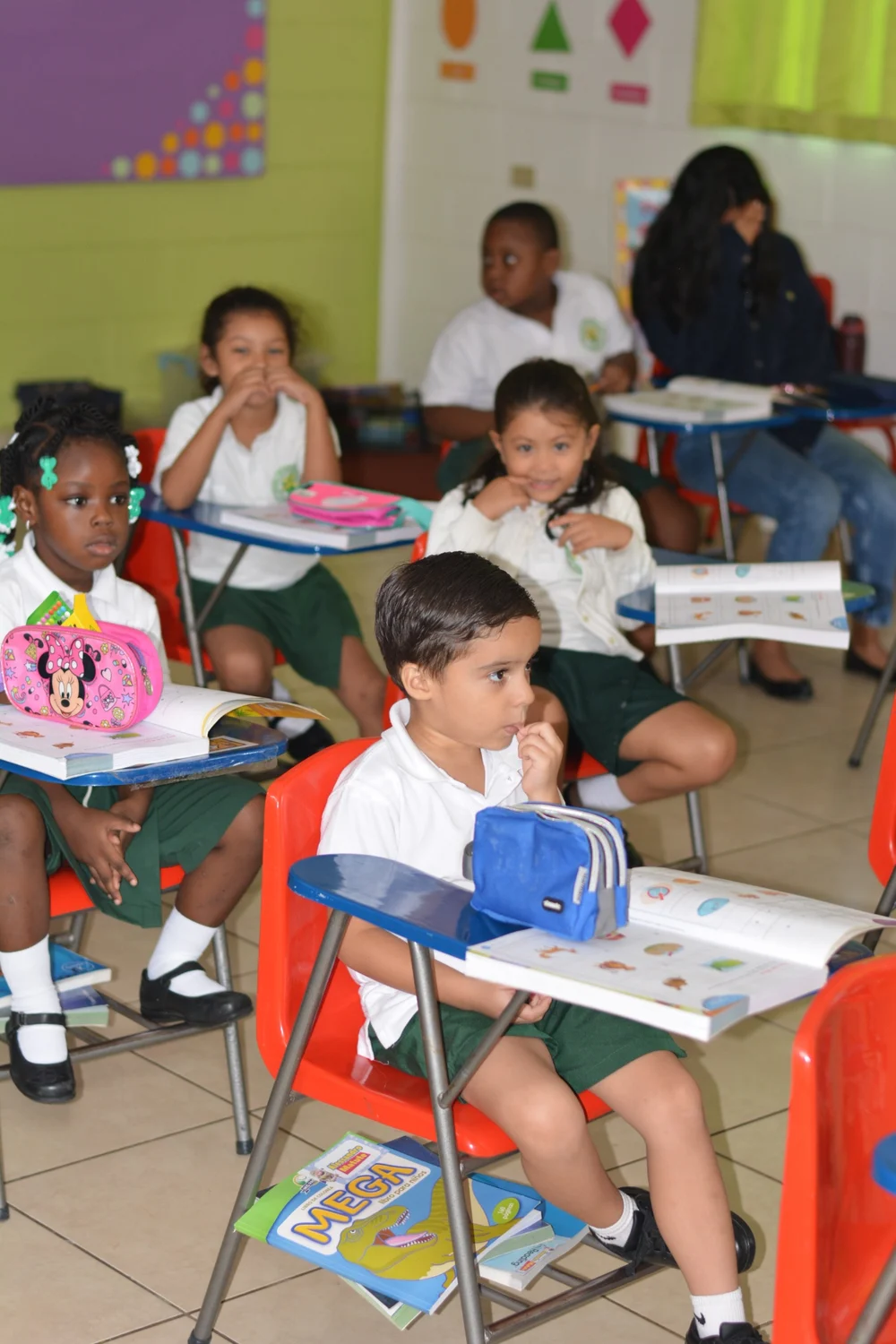 Brassavola Bilingual School student on her first day of school