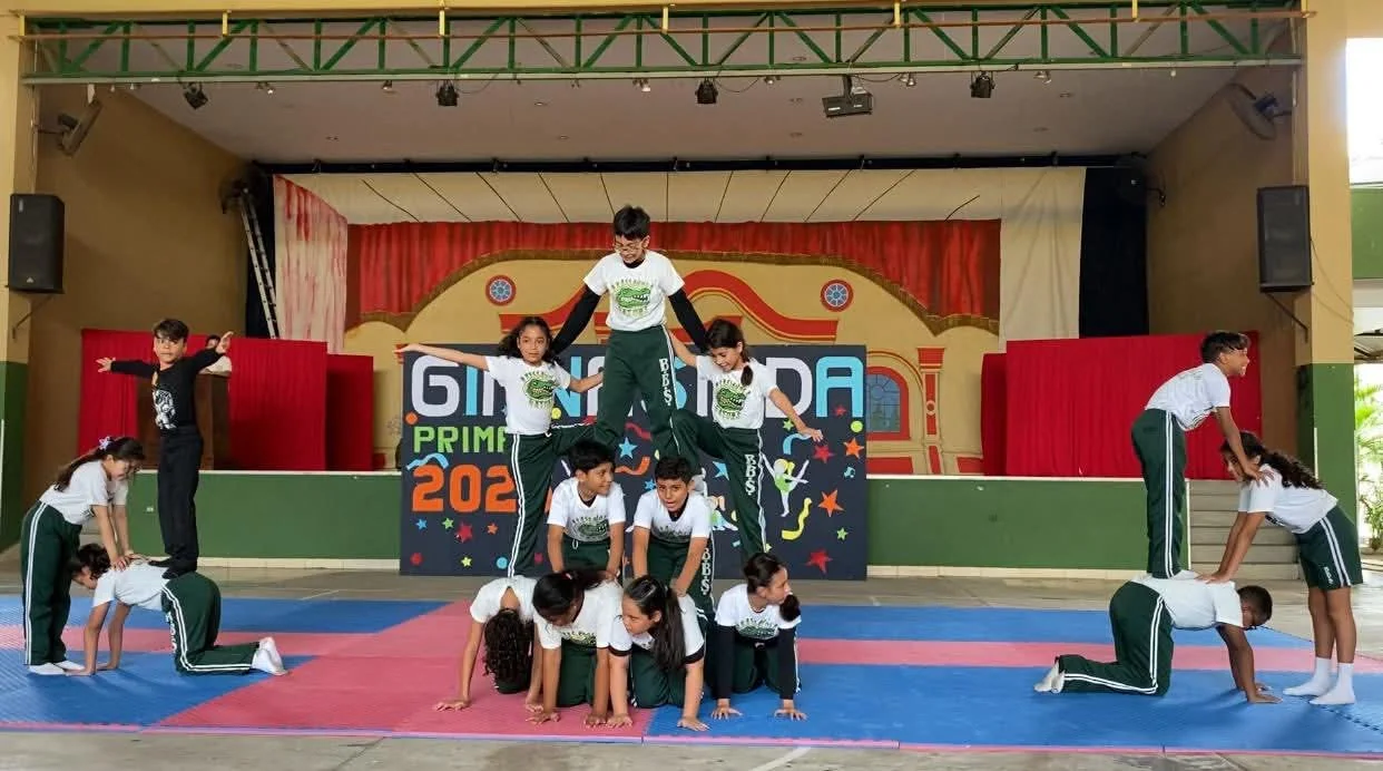Students performing during Brassavola Gimnasiada